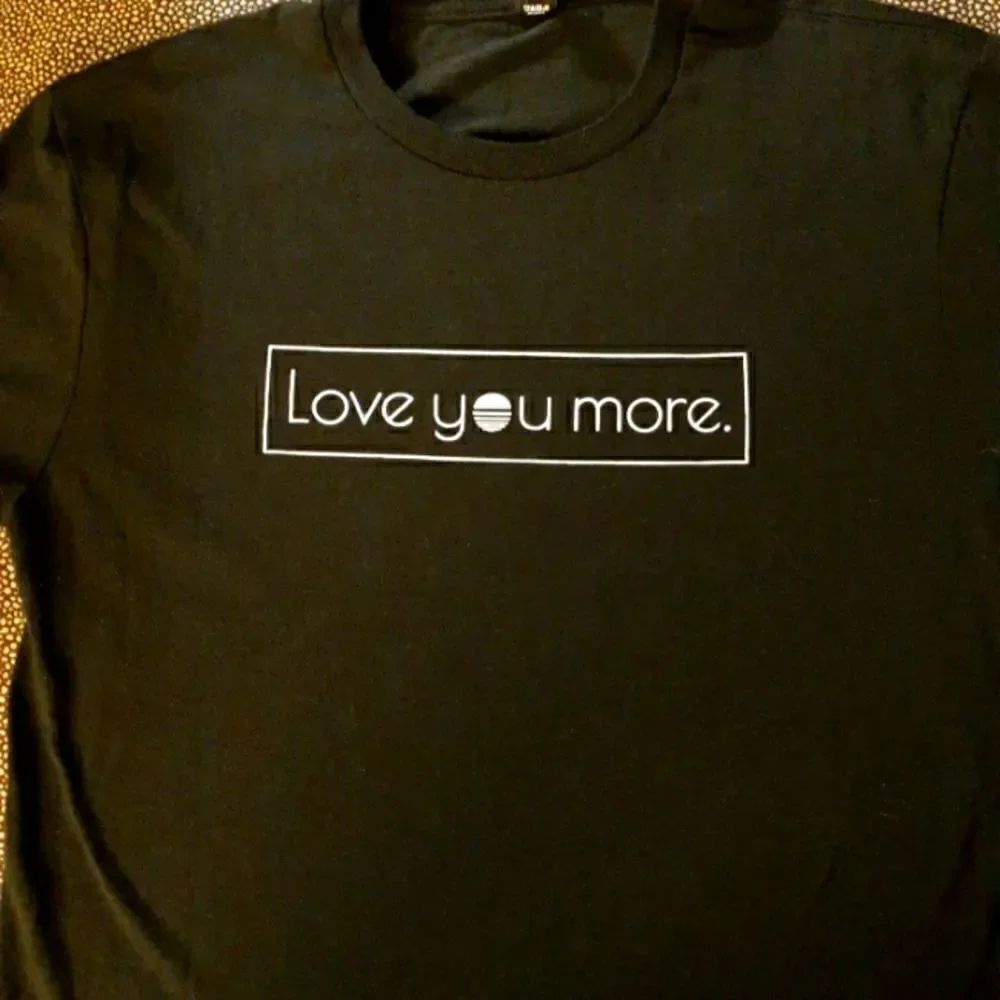 LOVE YOU MORE, District. Black, medium
